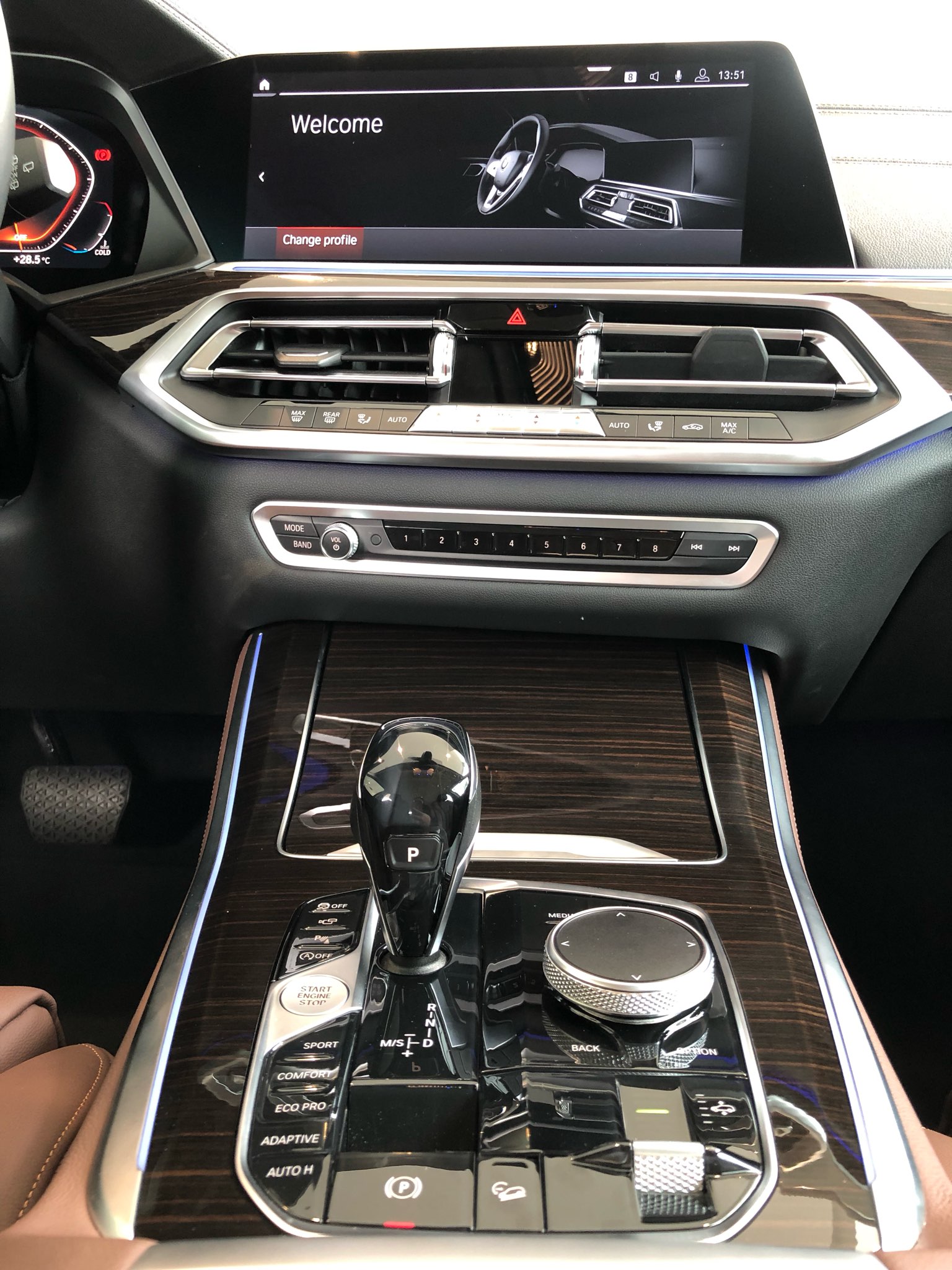 BMW X5 2019 - Bán xe BMW X5 đời 2019, trắng, nhập khẩu 100% từ Đức