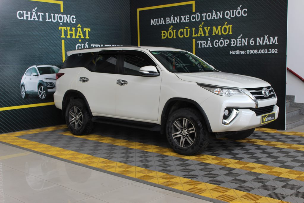 Toyota Fortuner 2017 - Cần bán Toyota Fortuner V 2.7AT sản xuất 2017, màu trắng, nhập khẩu