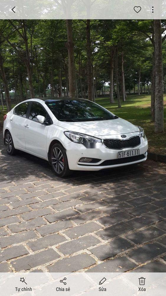 Kia K3 2016 - Bán Kia K3 đời 2016, màu trắng xe gia đình, 600tr