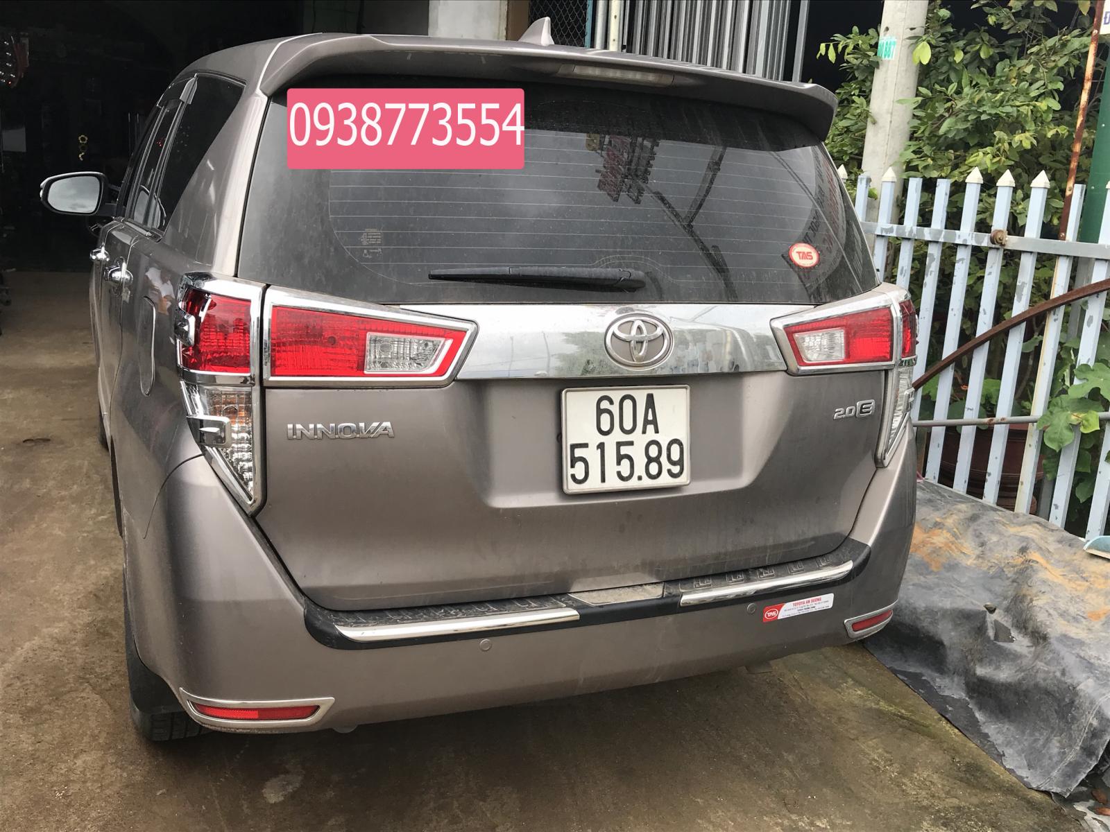 Toyota Innova E 2.0MT 2018 - Bán ô tô Toyota Innova E 2.0MT sản xuất 2018, màu xám (ghi), giá 705tr