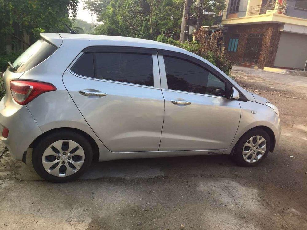 Hyundai Grand i10   2015 - Cần bán Hyundai Grand i10 năm sản xuất 2015, màu bạc, xe nhập 