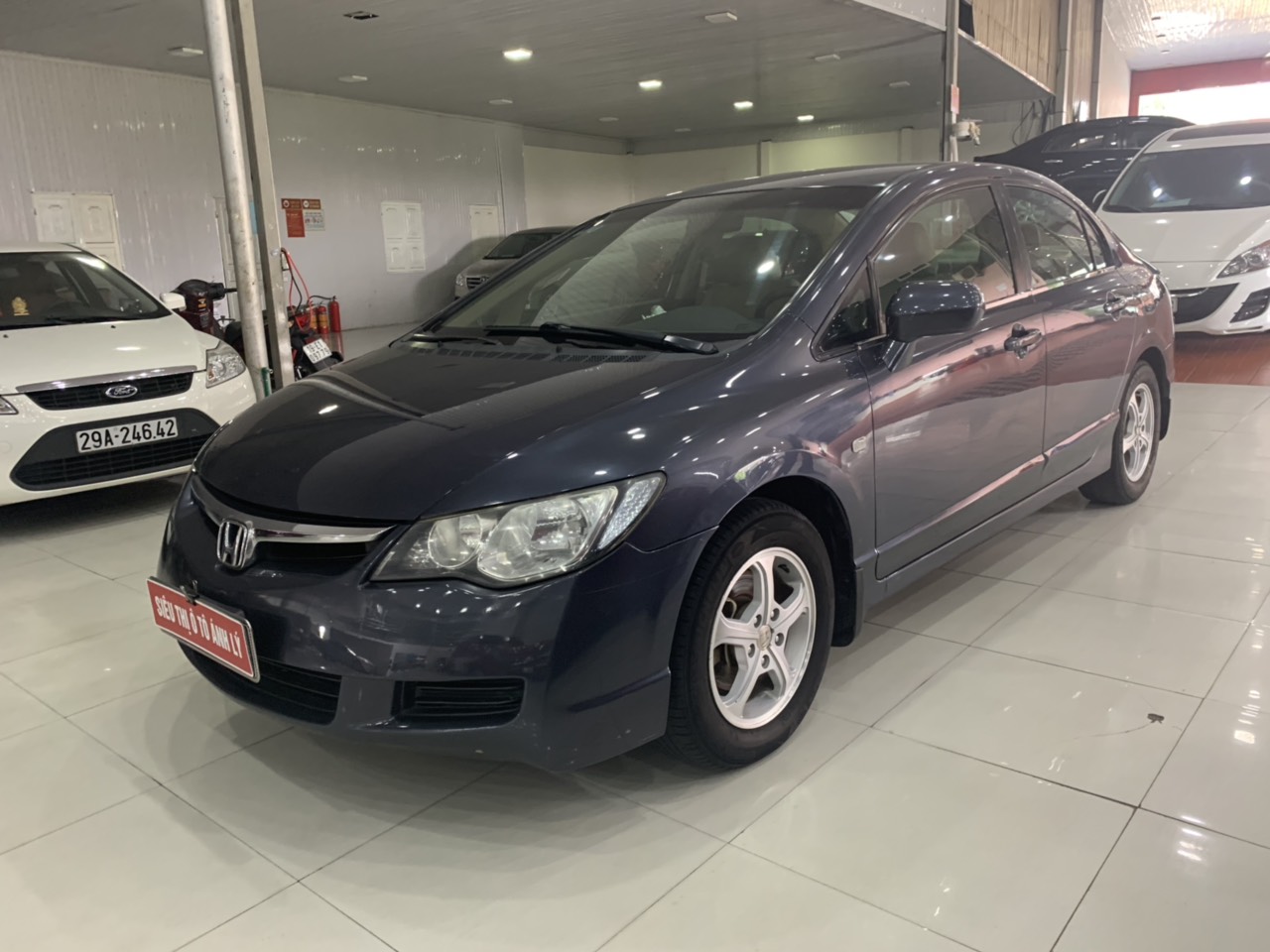 Honda Civic 1.8MT 2008 - Cần bán Honda Civic 1.8MT đời 2008, màu xám (ghi), giá chỉ 295 triệu