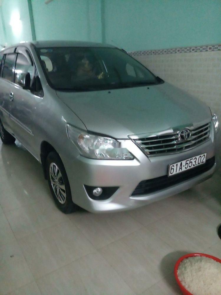 Toyota Innova 2012 - Cần bán gấp Toyota Innova đời 2012, màu bạc, 430tr