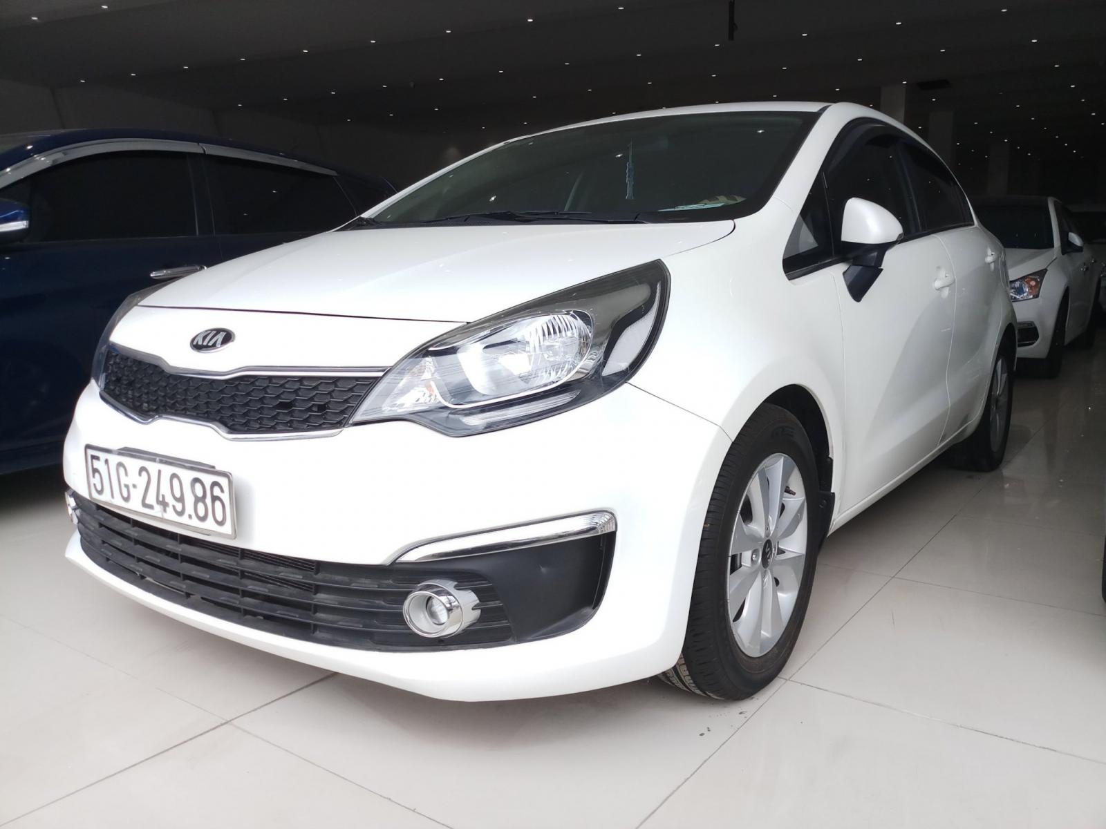 Kia Rio 1.4 AT 2016 - Bán Kia Rio 1.4 AT SX 2016, màu trắng, nhập Hàn, biển SG 9 nút, giá thương lượng