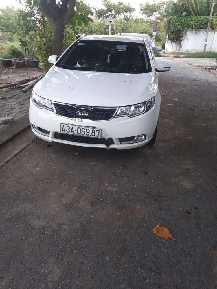 Kia Forte 2013 - Bán Kia Forte sản xuất năm 2013, màu trắng xe gia đình