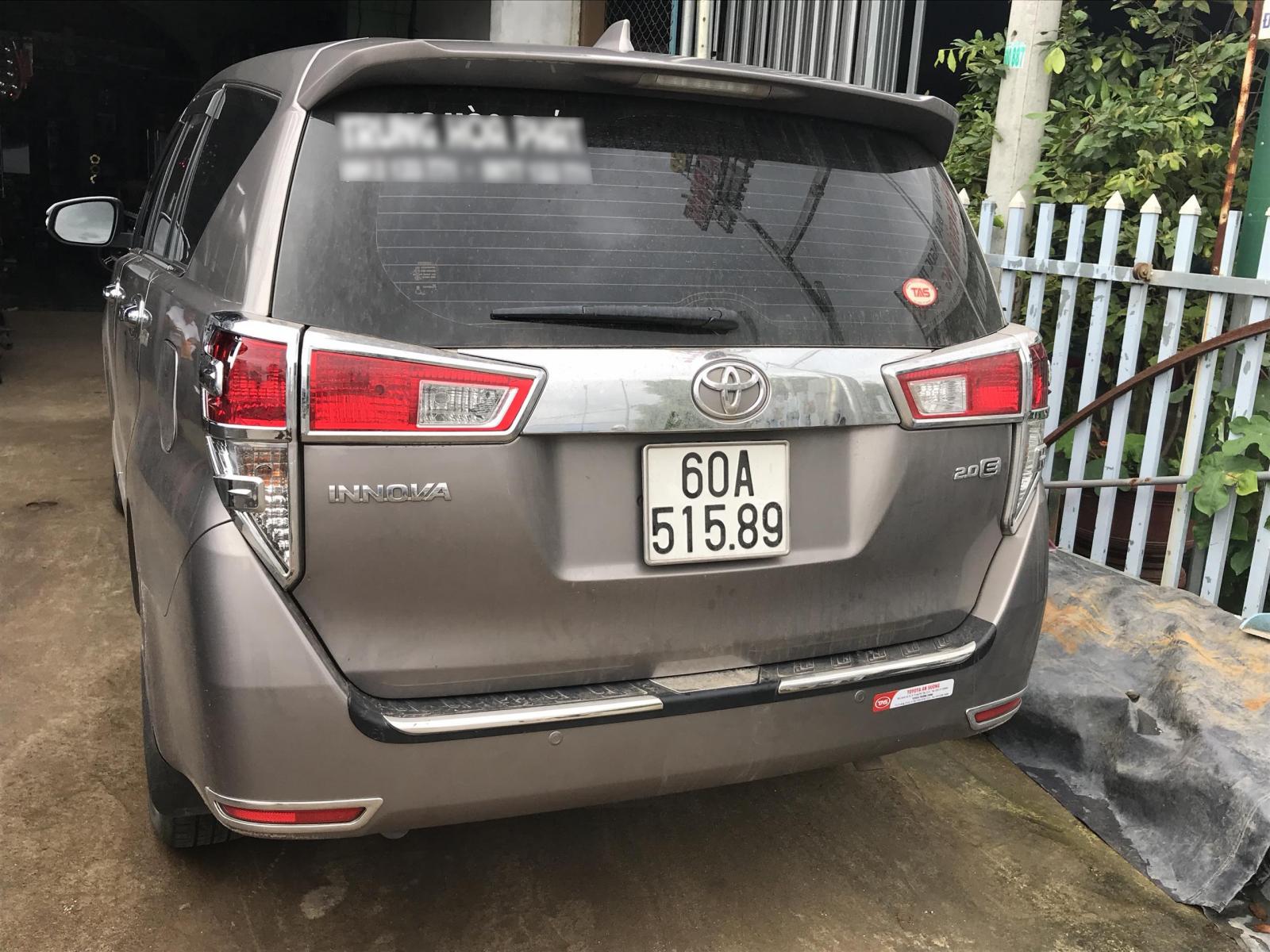 Toyota Innova 2.0E MT 2018 - Bán ô tô Toyota Innova 2.0E MT 2018, màu xám (ghi), 700 triệu