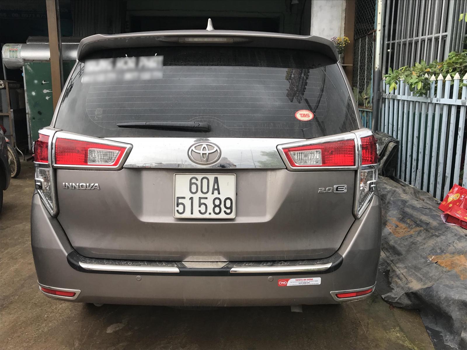 Toyota Innova 2.0E MT 2018 - Bán ô tô Toyota Innova 2.0E MT 2018, màu xám (ghi), 700 triệu