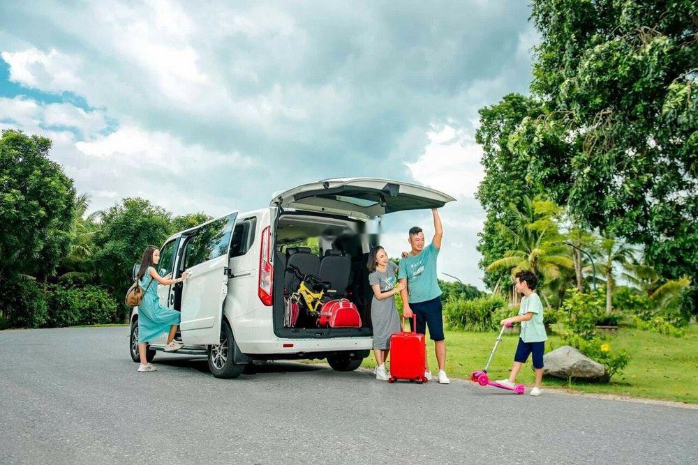 Ford Tourneo   2019 - Bán xe Ford Tourneo 2019, màu bạc, giá tốt