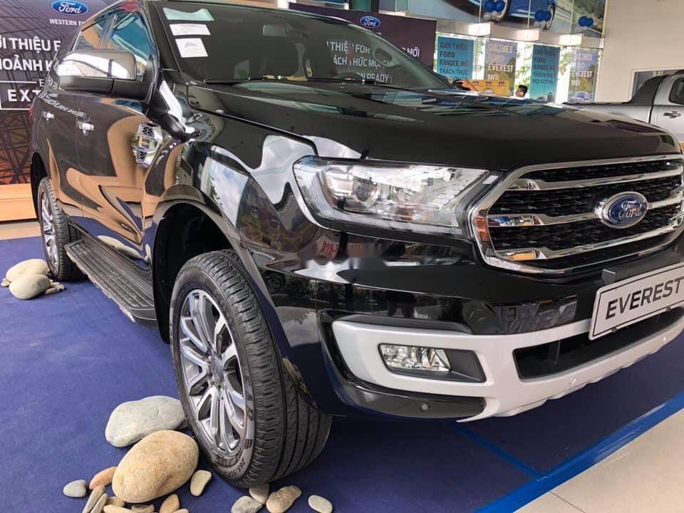 Ford Everest 2019 - Bán Ford Everest 4x2MT sản xuất 2019, màu đen, xe nhập 
