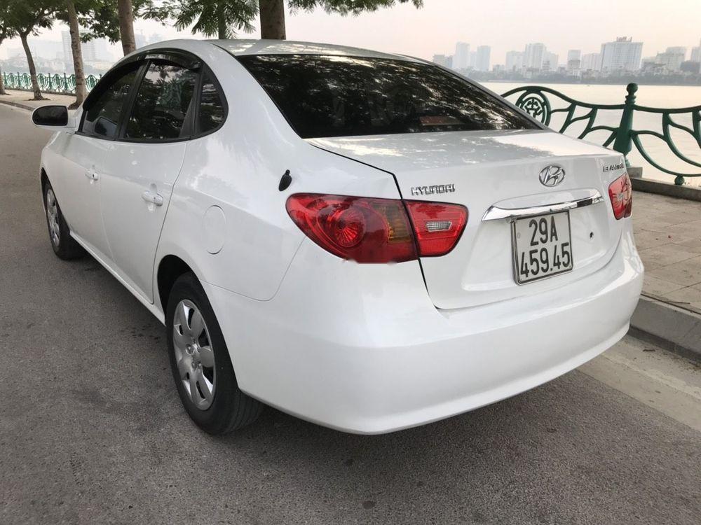 Hyundai Elantra 2012 - Bán Hyundai Elantra năm sản xuất 2012, màu trắng xe gia đình, giá 256tr