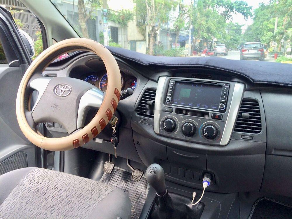 Toyota Innova   2012 - Bán ô tô Toyota Innova MT năm sản xuất 2012 giá tốt