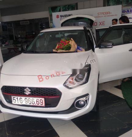 Suzuki Swift   GLX 1.2 AT  2019 - Cần bán Suzuki Swift GLX 1.2 AT đời 2019, màu trắng 