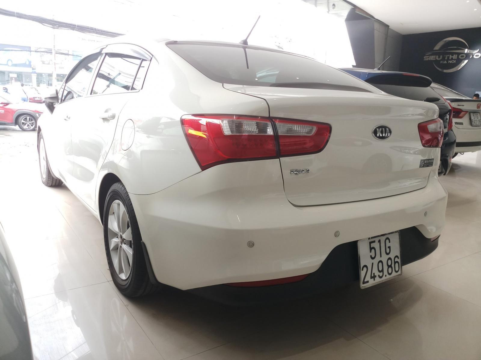 Kia Rio 1.4 AT 2016 - Bán Kia Rio 1.4 AT SX 2016, màu trắng, nhập Hàn, biển SG 9 nút, giá thương lượng