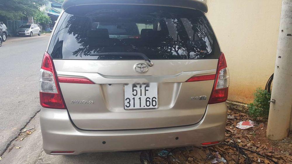 Toyota Innova 2015 - Cần bán Toyota Innova MT đời 2015, xe nhập, 555tr