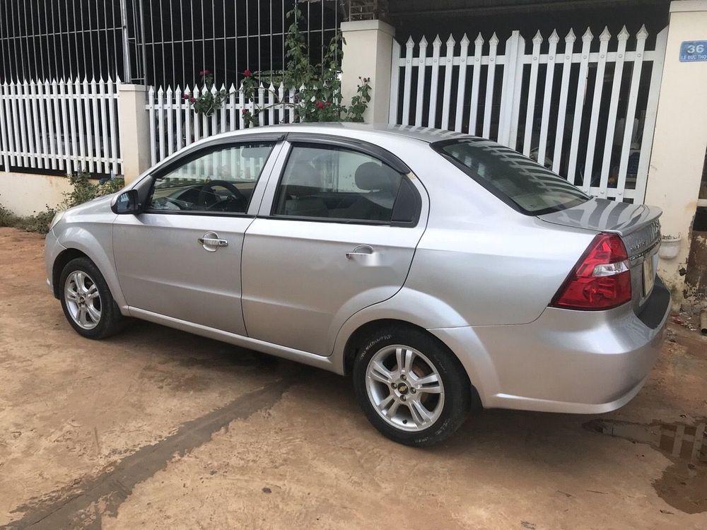 Chevrolet Aveo 2014 - Bán Chevrolet Aveo 2014, màu bạc còn mới, giá tốt