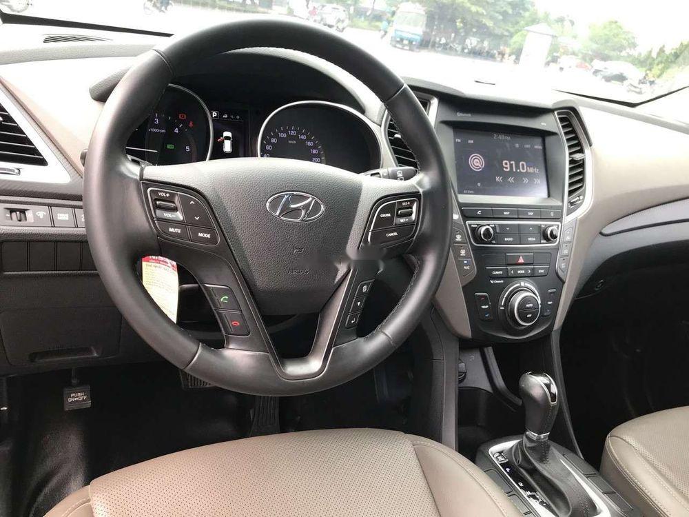 Hyundai Santa Fe     2018 - Cần bán xe Hyundai Santa Fe năm sản xuất 2018, màu đen