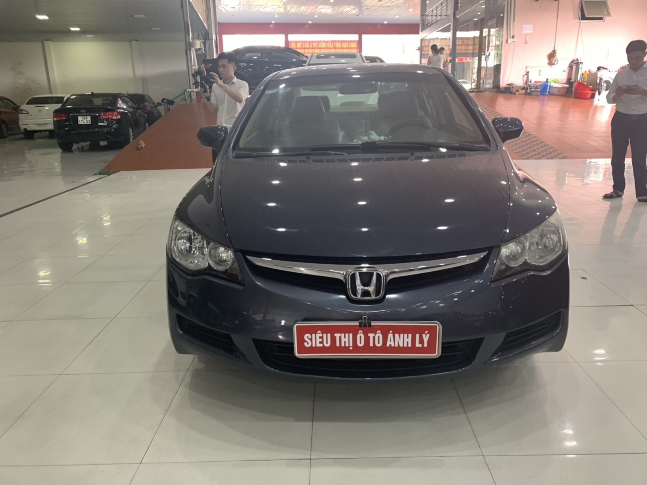 Honda Civic 1.8MT 2008 - Cần bán Honda Civic 1.8MT đời 2008, màu xám (ghi), giá chỉ 295 triệu