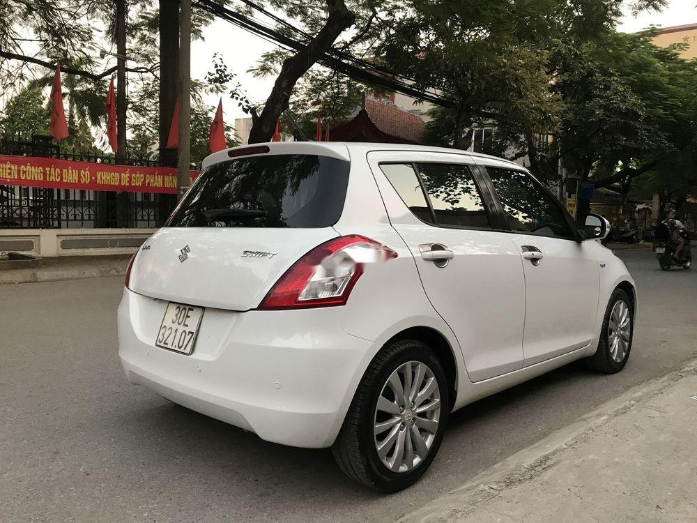 Suzuki Swift 2015 - Bán Suzuki Swift sản xuất 2015, màu trắng chính chủ, 435 triệu