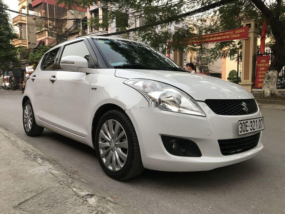 Suzuki Swift 2015 - Bán Suzuki Swift sản xuất 2015, màu trắng chính chủ, 435 triệu