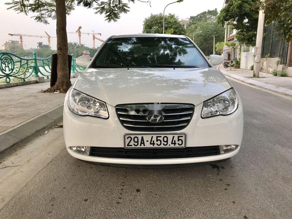 Hyundai Elantra 2012 - Bán Hyundai Elantra năm sản xuất 2012, màu trắng xe gia đình, giá 256tr