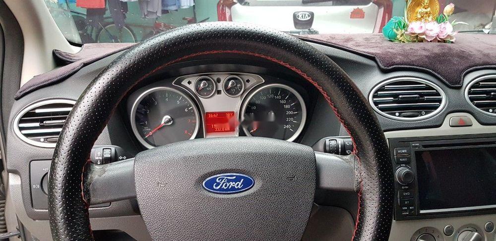 Ford Focus 2012 - Cần bán gấp Ford Focus sản xuất năm 2012 xe gia đình, giá 355tr