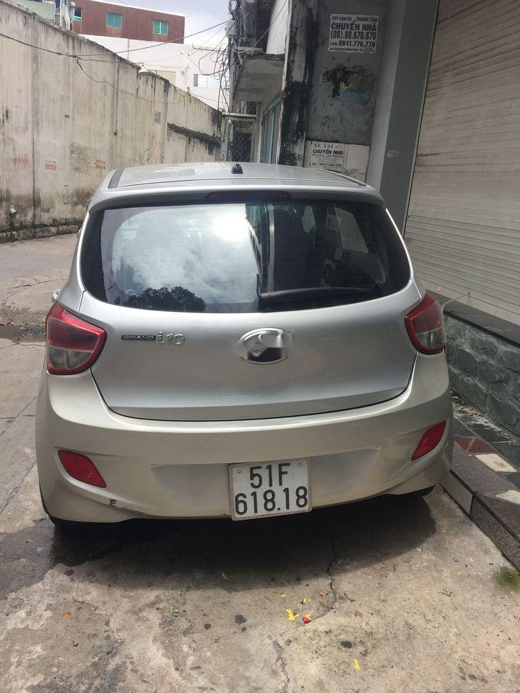 Hyundai Grand i10   2016 - Bán Hyundai Grand i10 năm 2016, màu bạc, số sàn 