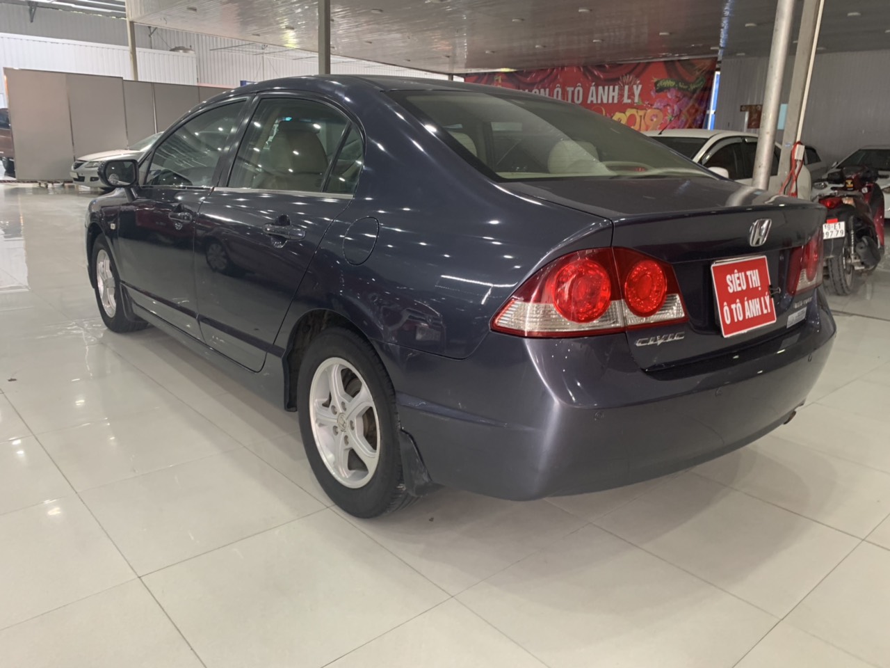 Honda Civic 1.8MT 2008 - Cần bán Honda Civic 1.8MT đời 2008, màu xám (ghi), giá chỉ 295 triệu