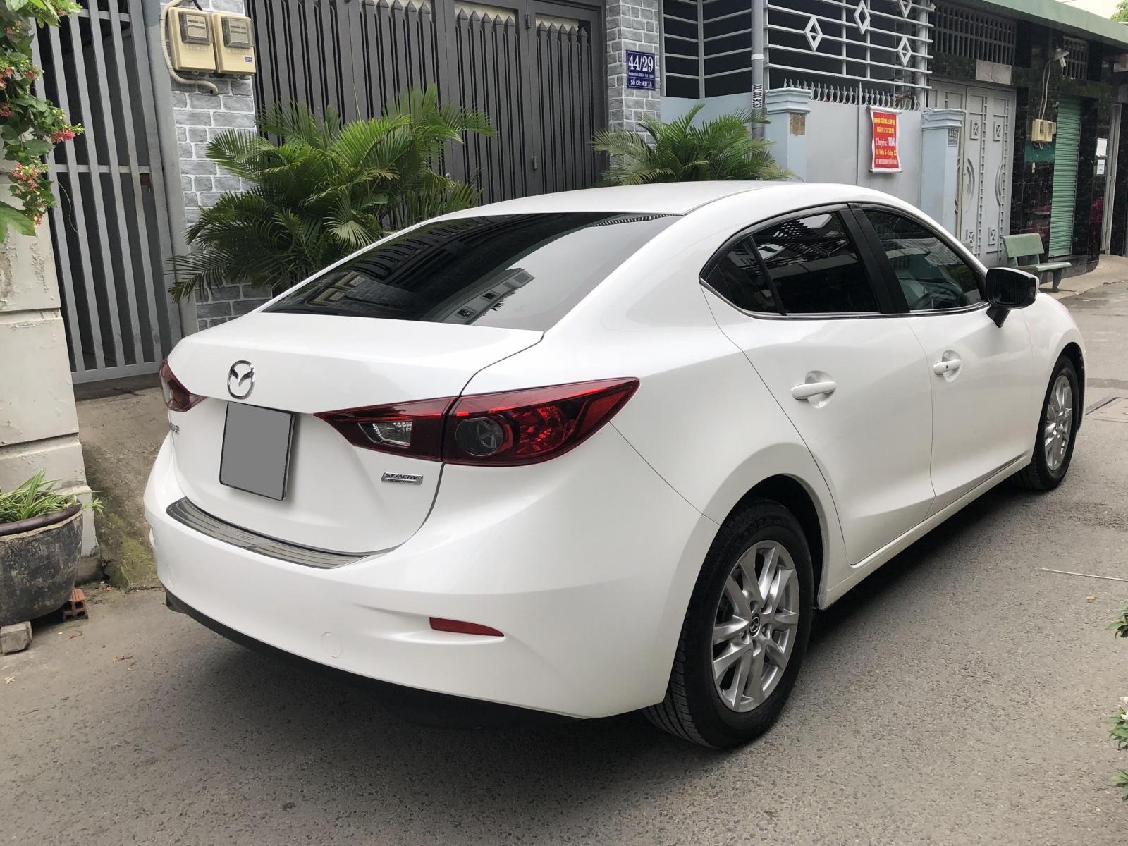 Mazda 3 2018 - Mình bán Mazda 3 tự động 2018 màu trắng bản full rất ít đi