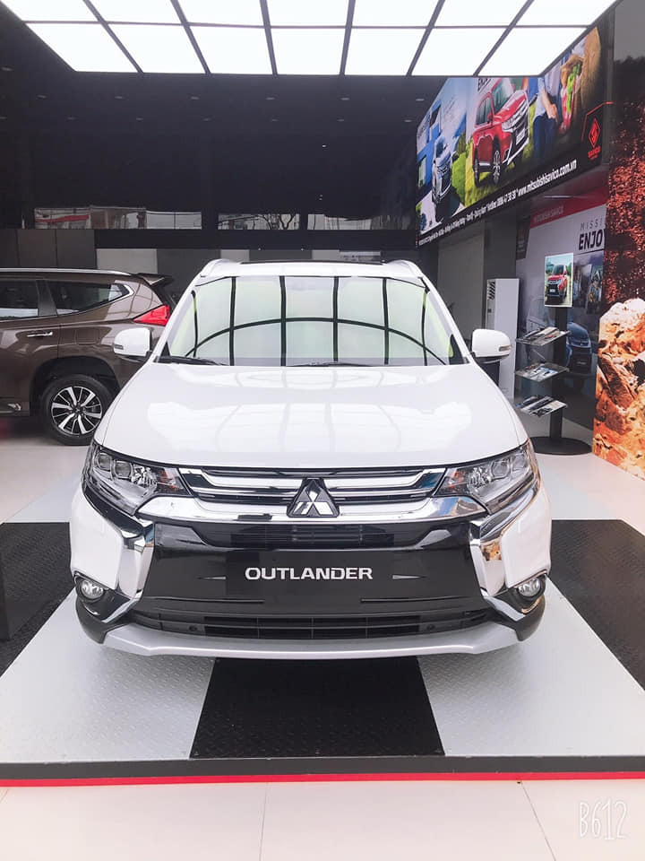 Mitsubishi Outlander AT 2019 - Chỉ cần 200tr khách yêu rinh ngay xe Mitsubishi Pajero Sport MT 2019, màu trắng, nhập khẩu chính hãng
