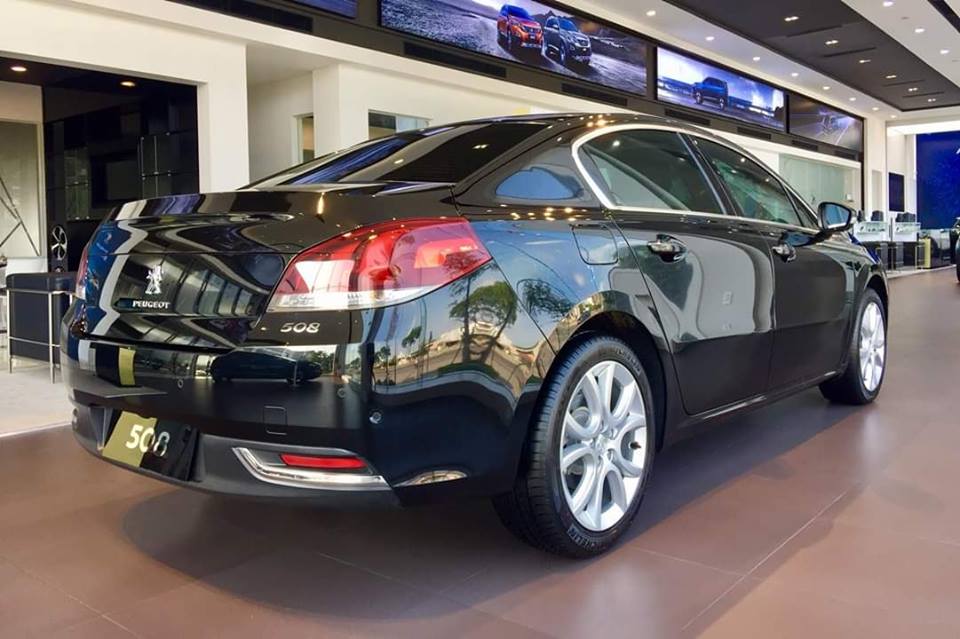 Peugeot 508 2015 - Cần bán xe Peugeot 508 sedan nhập khẩu Pháp, màu đen, hỗ trợ trả góp 80%, giao xe ngay