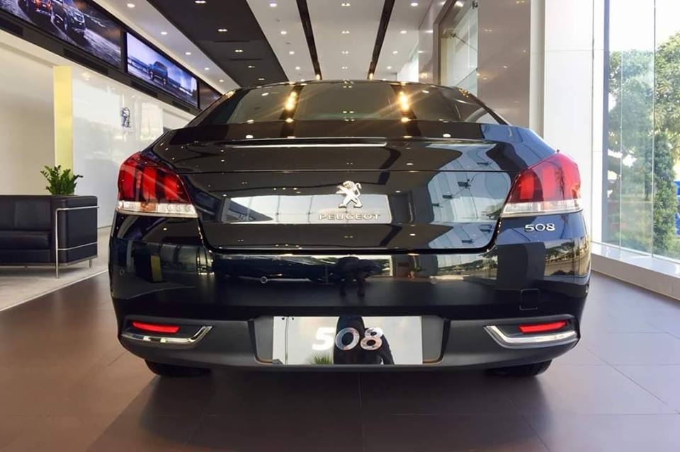 Peugeot 508 2015 - Cần bán xe Peugeot 508 sedan nhập khẩu Pháp, màu đen, hỗ trợ trả góp 80%, giao xe ngay