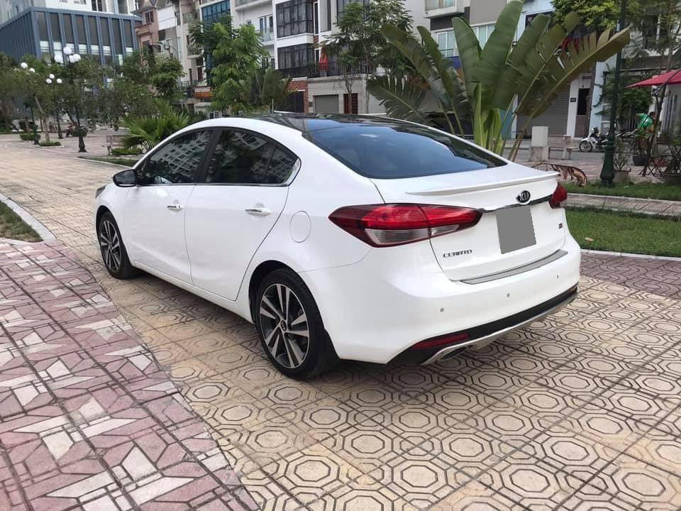 Kia Cerato 2017 - Bán Kia Cerato 2.0 tự động full 2017 màu trắng thể thao