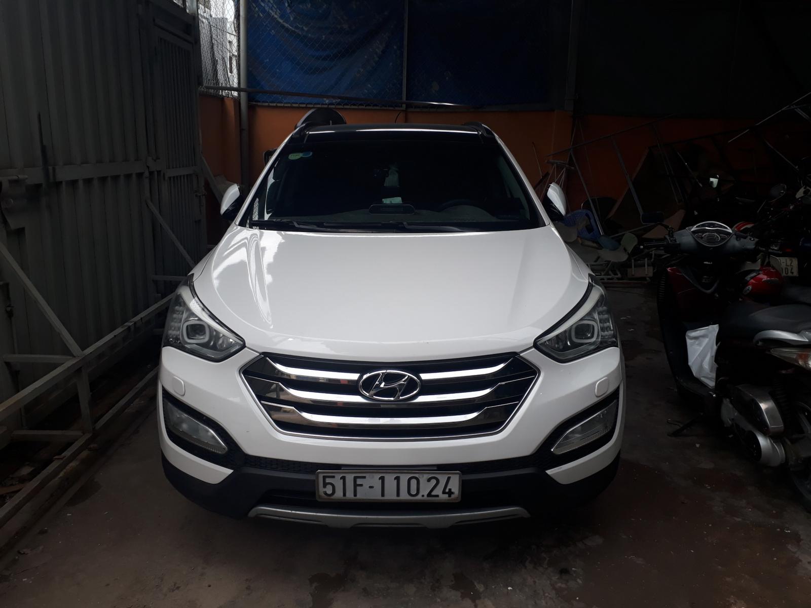 Hyundai Santa Fe 2015 - Cần bán gấp Santa Fe bản full máy dầu 2 cầu, màu trắng, 900tr