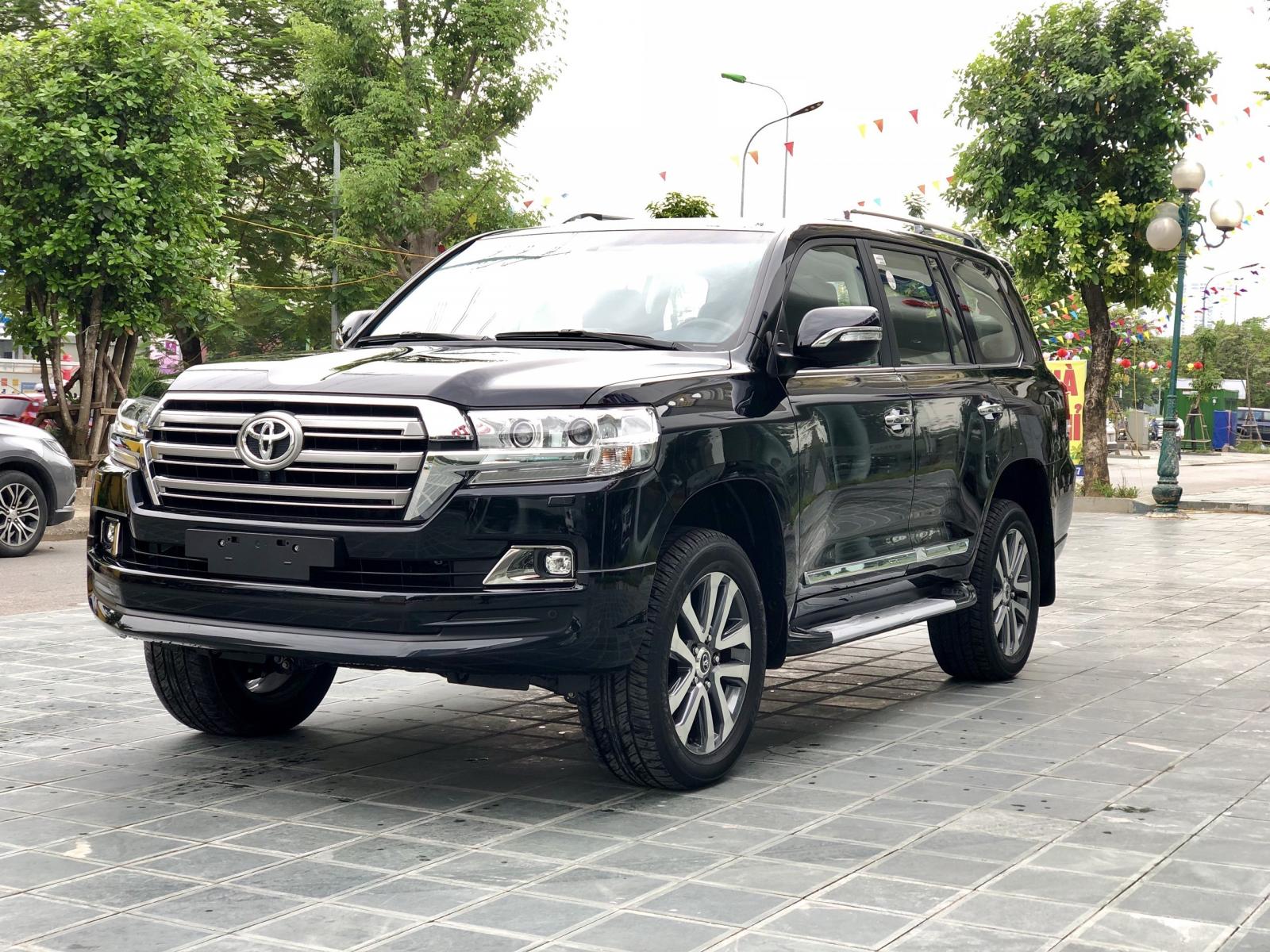 Toyota Land Cruiser 2018 - Cần bán Toyota Land Cruiser VXR 4.6 SX 2018, màu đen, nhập khẩu Trung Đông mới 100%