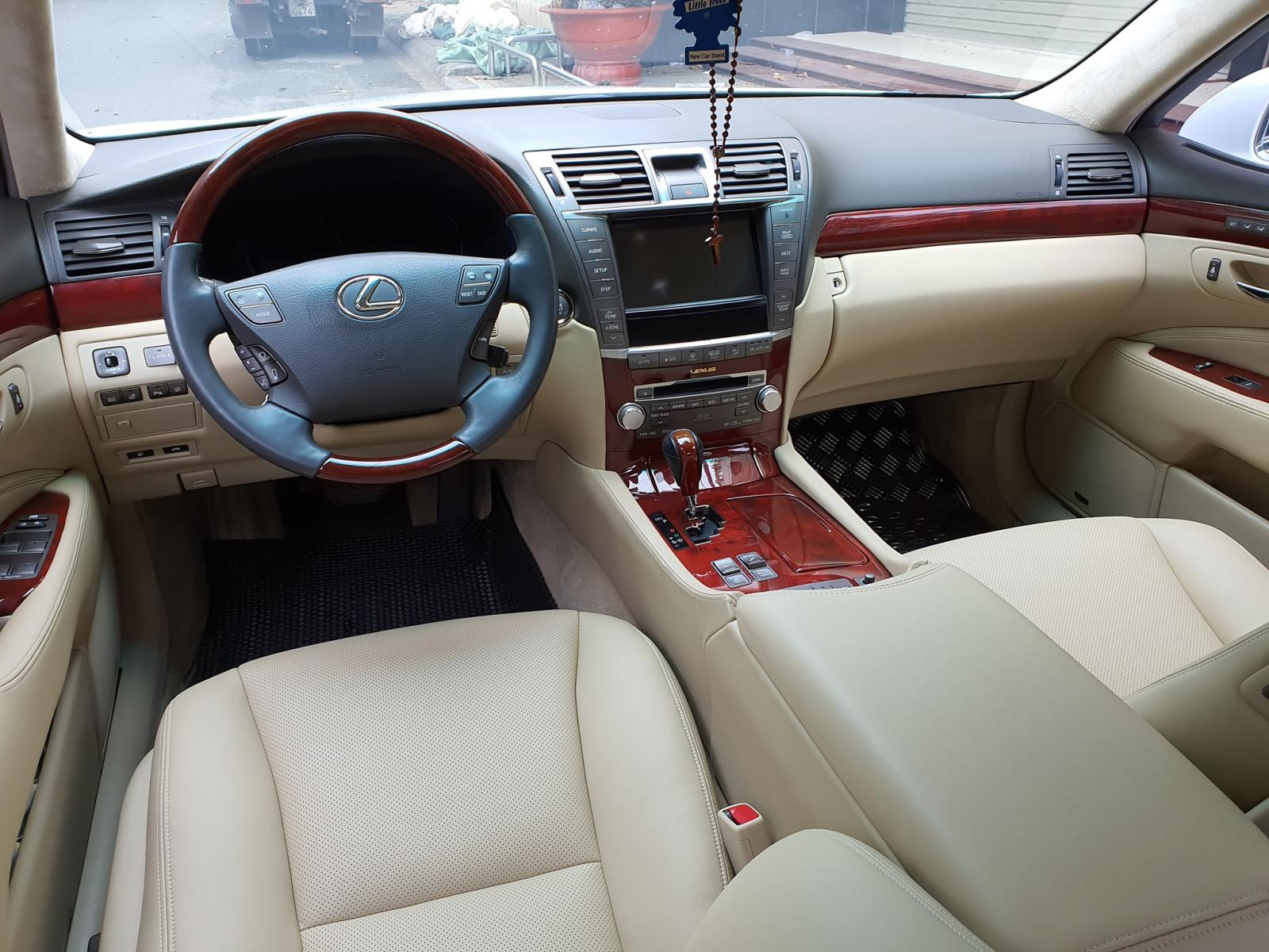 Lexus LS 460 2010 - Bán xe Lexus LS 460L sản xuất 2010, model 2011, màu trắng, nội thất kem