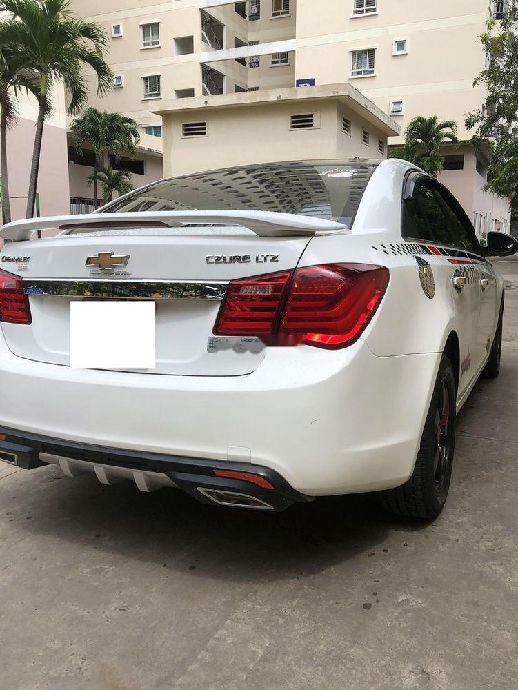 Chevrolet Cruze LTZ 2011 - Gia đình bán xe Chevrolet Cruze LTZ năm 2011, màu trắng, xe nhập