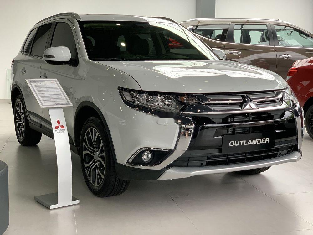 Mitsubishi Outlander 2019 - Bán Mitsubishi Outlander năm sản xuất 2019, khuyến mãi lớn