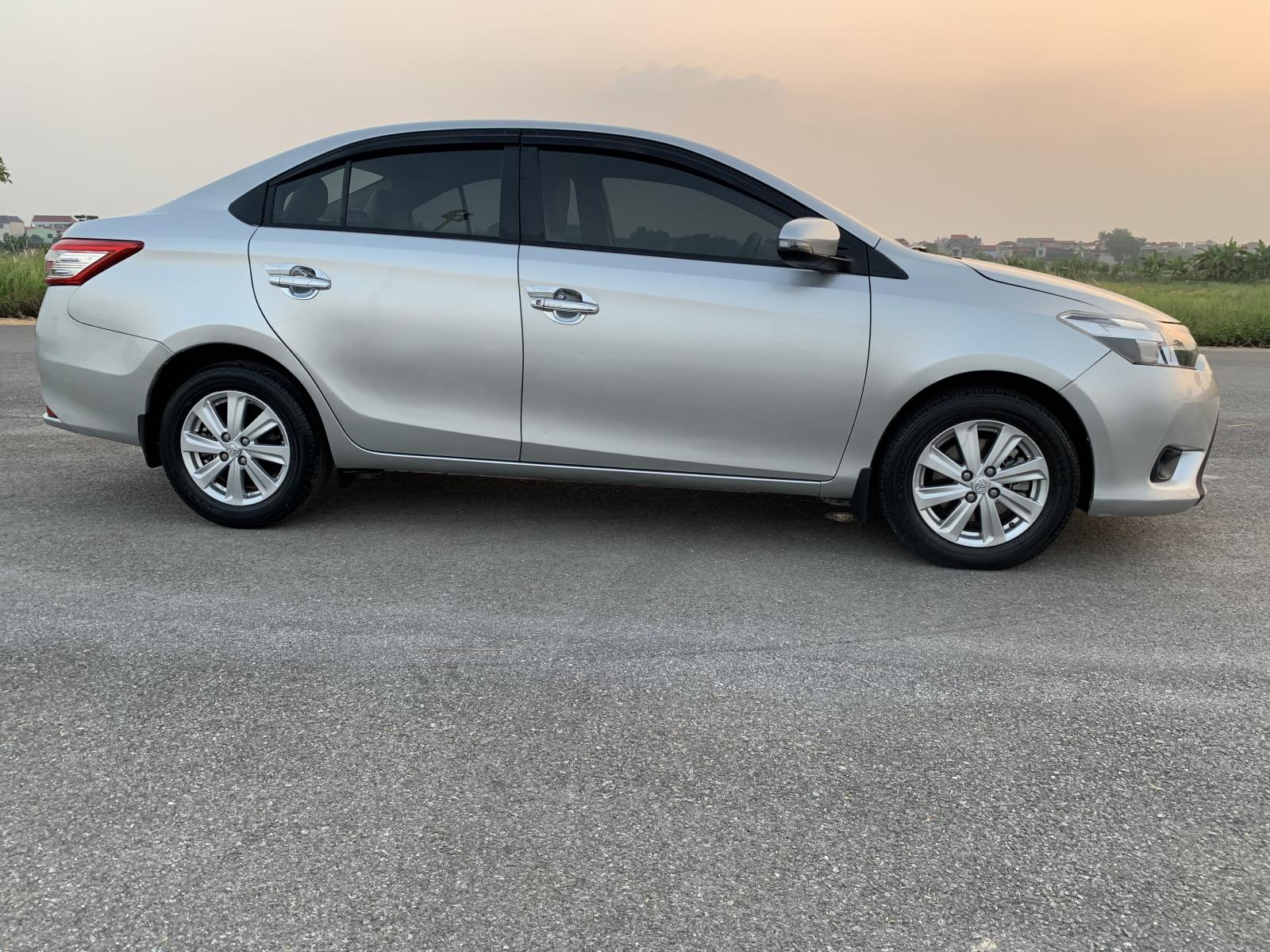 Toyota Vios 2014 - Bán Toyota Vios 1.5E MT năm 2014, màu bạc