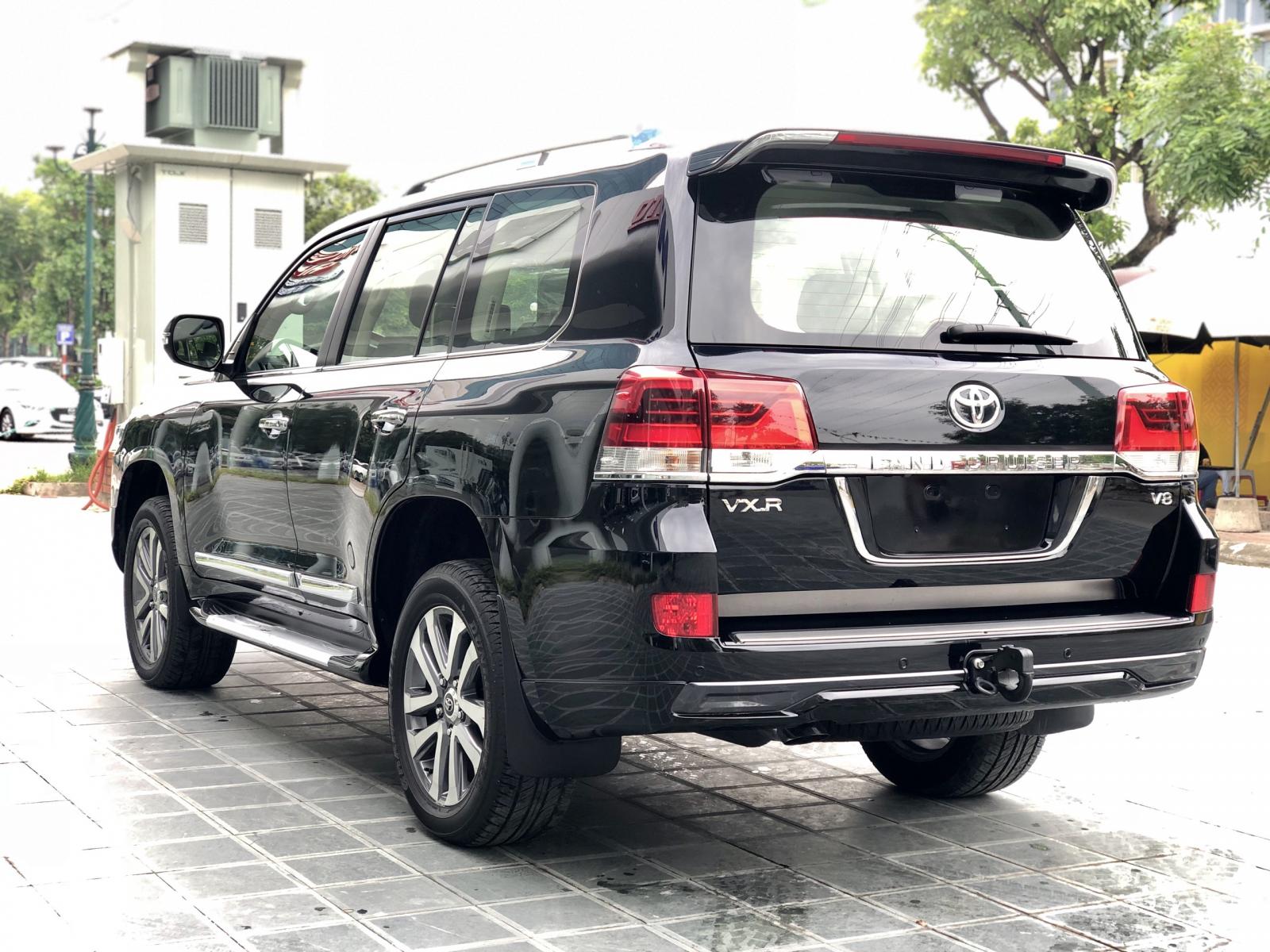 Toyota Land Cruiser 2018 - Cần bán Toyota Land Cruiser VXR 4.6 SX 2018, màu đen, nhập khẩu Trung Đông mới 100%