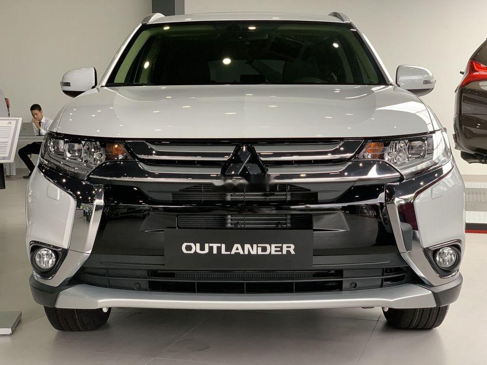 Mitsubishi Outlander 2019 - Bán Mitsubishi Outlander năm sản xuất 2019, khuyến mãi lớn