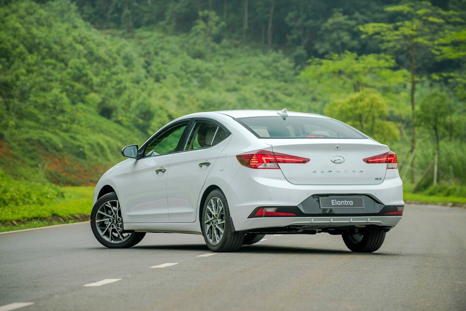 Hyundai Elantra 2019 - Hyundai Elantra 2019, bán giá vốn, giảm tồn kho