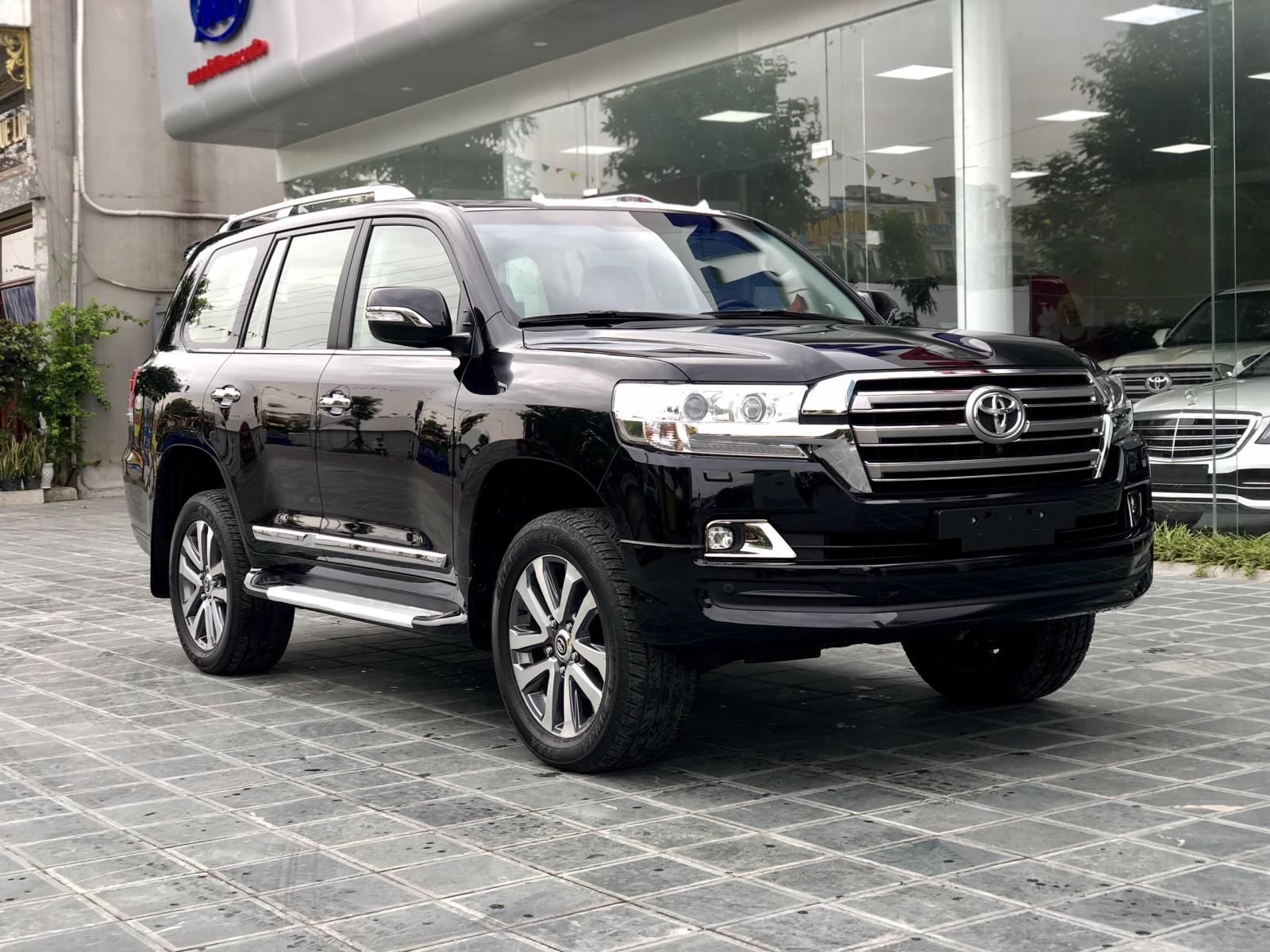 Toyota Land Cruiser 2018 - Cần bán Toyota Land Cruiser VXR 4.6 SX 2018, màu đen, nhập khẩu Trung Đông mới 100%