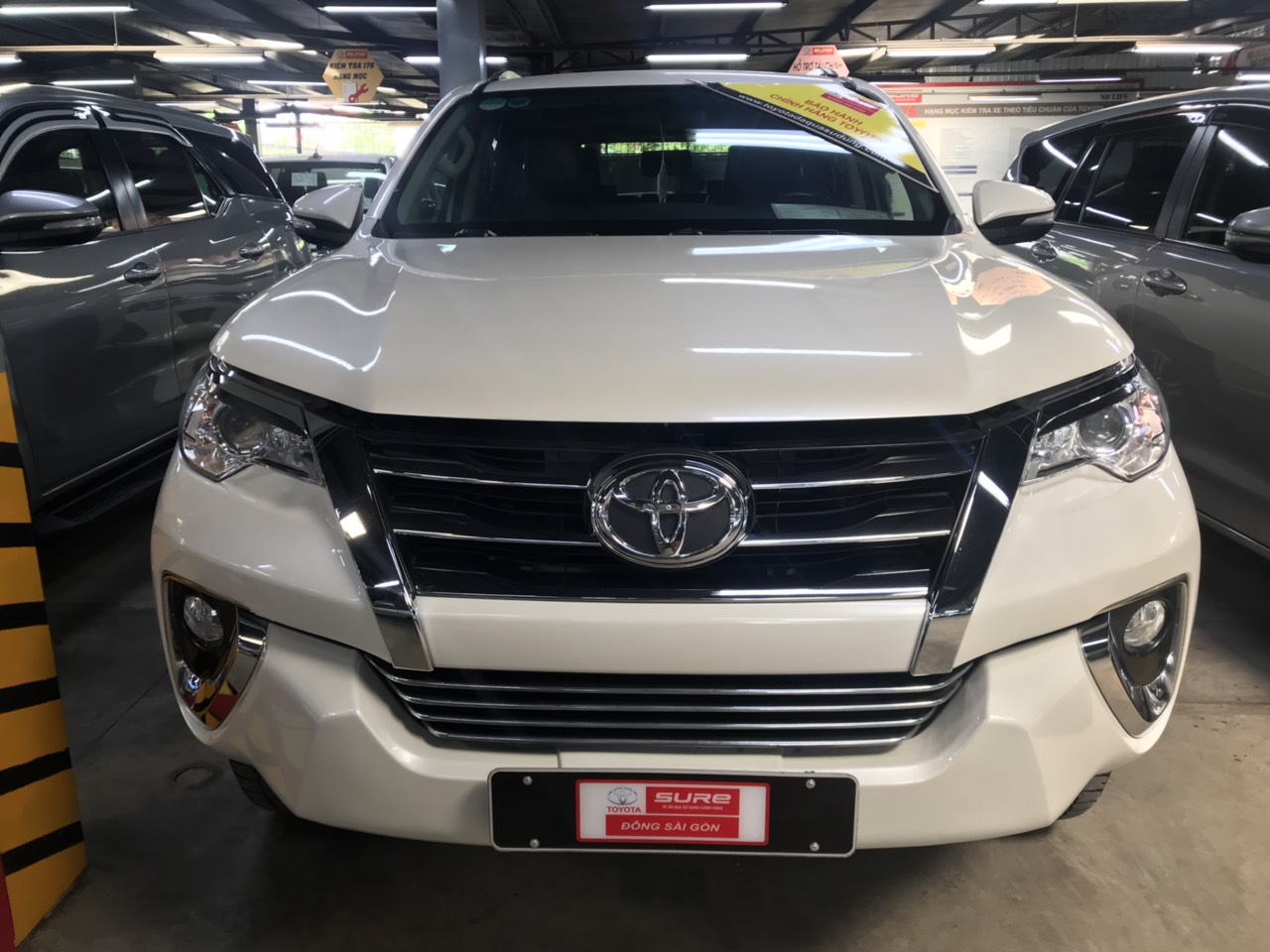 Toyota Fortuner V 4x2 2017 - Bán xe Toyota Fortuner V 4x2 năm 2017, màu trắng, nhập khẩu