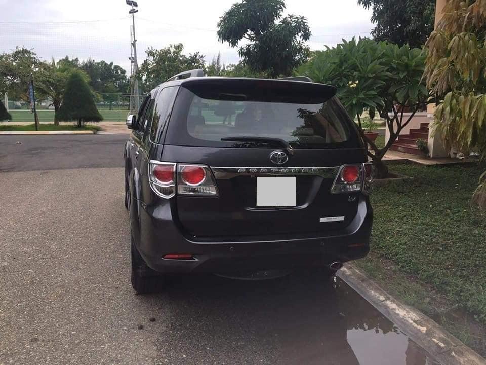 Toyota Fortuner 2013 - Cần bán xe Fortuner 2013, số tự động máy xăng, màu xám trì