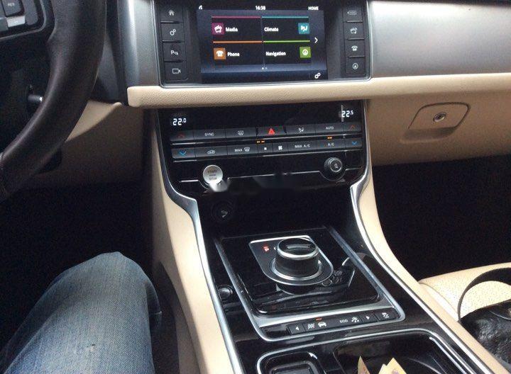 Jaguar XF 2016 - Cần bán xe Jaguar XF đời 2016, màu trắng còn mới