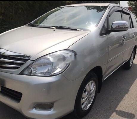 Toyota Innova V 2011 - Bán ô tô Toyota Innova V sản xuất năm 2011, giá tốt