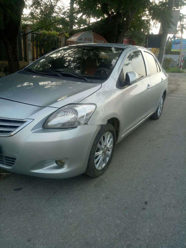 Toyota Vios E 2010 - Bán xe Toyota Vios E đời 2010, màu bạc