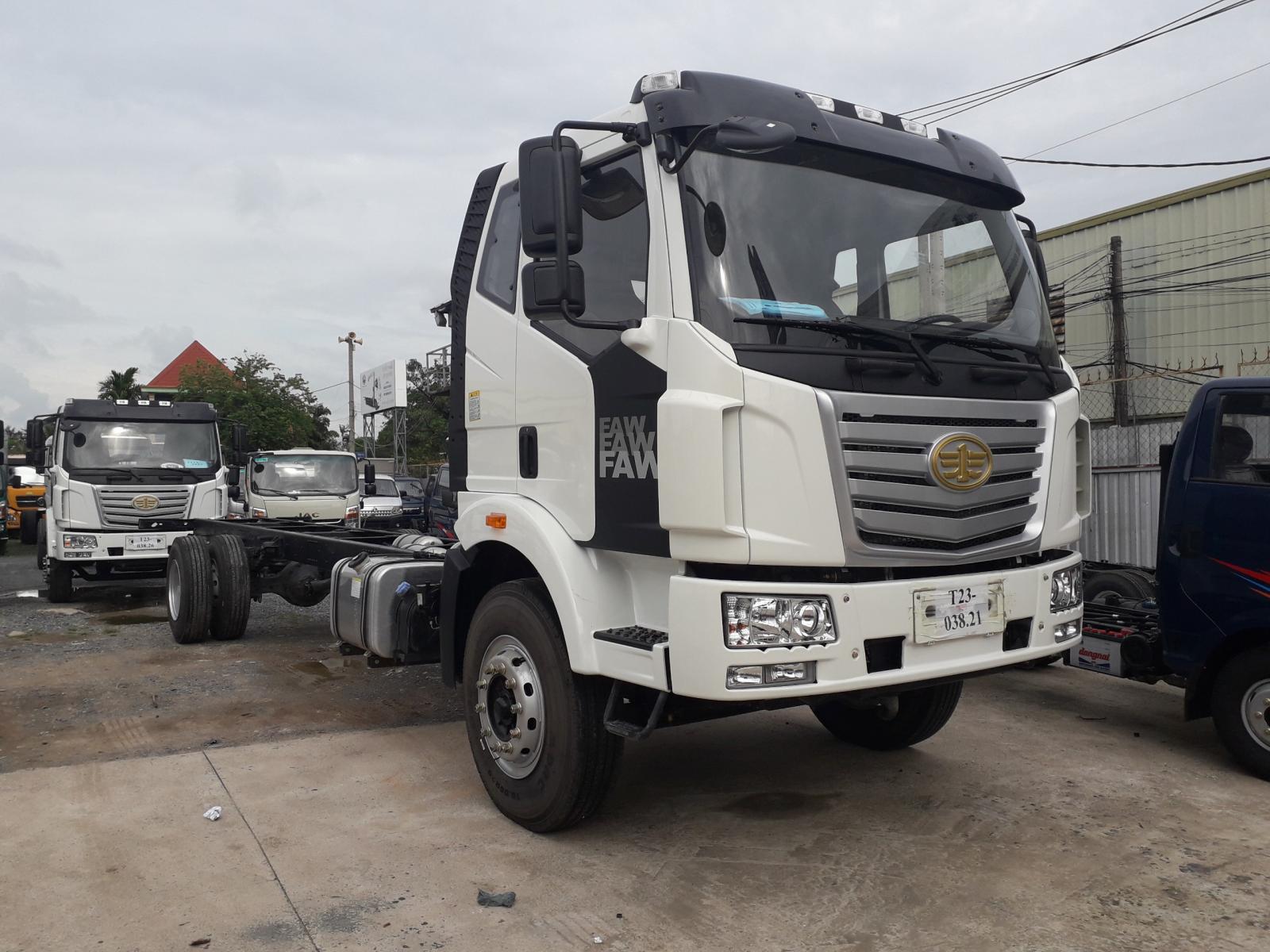 Howo La Dalat 7T3 2019 - Bán ô tô FAW xe tải thùng 7T3 đời 2019, màu trắng, nhập khẩu nguyên chiếc, giá 985tr