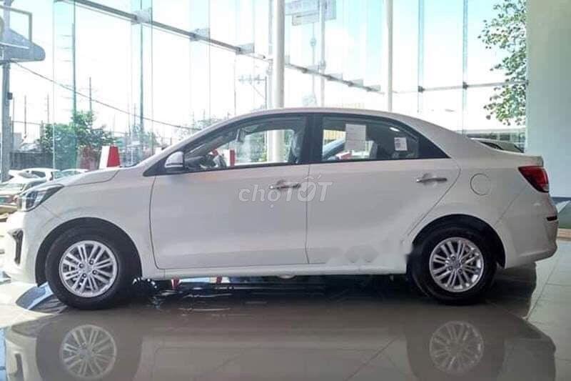 Kia Rio 2019 - Cần bán Kia Rio sản xuất năm 2019, màu trắng