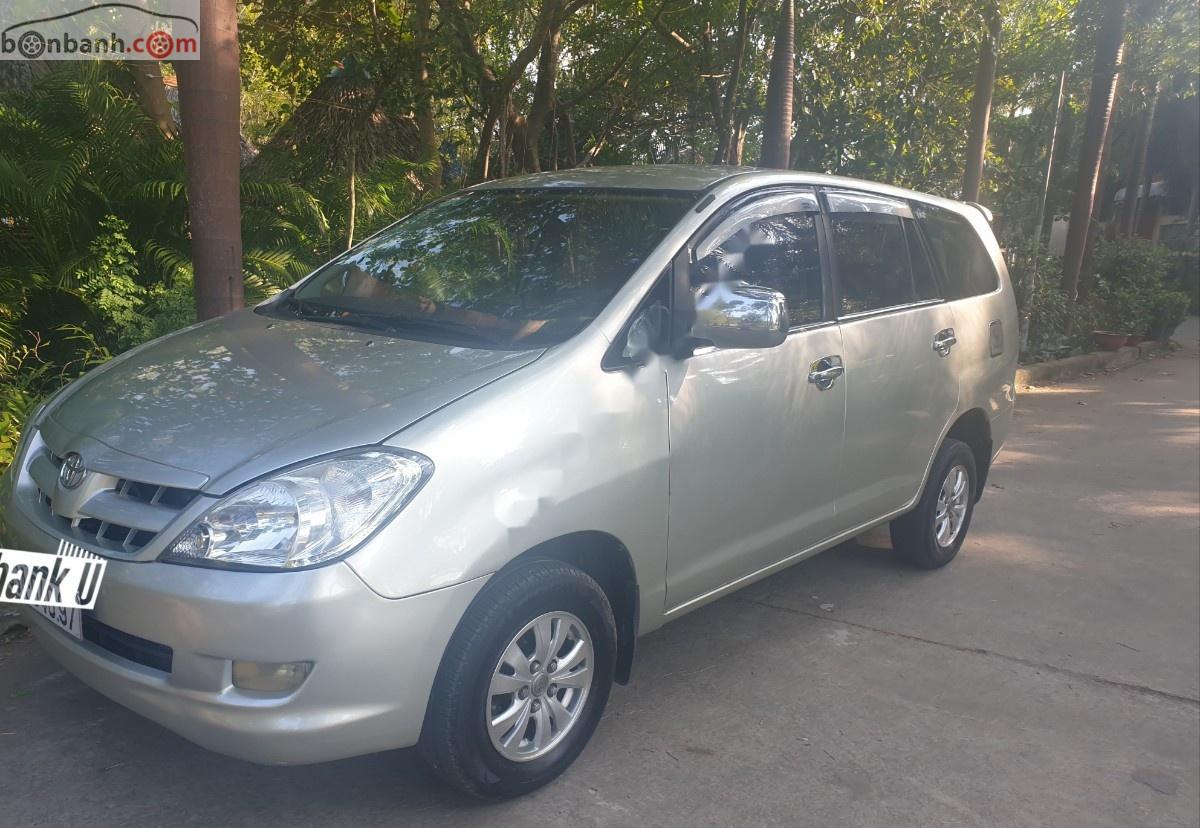 Toyota Innova 2006 - Bán Toyota Innova 2006, màu bạc, nhập khẩu